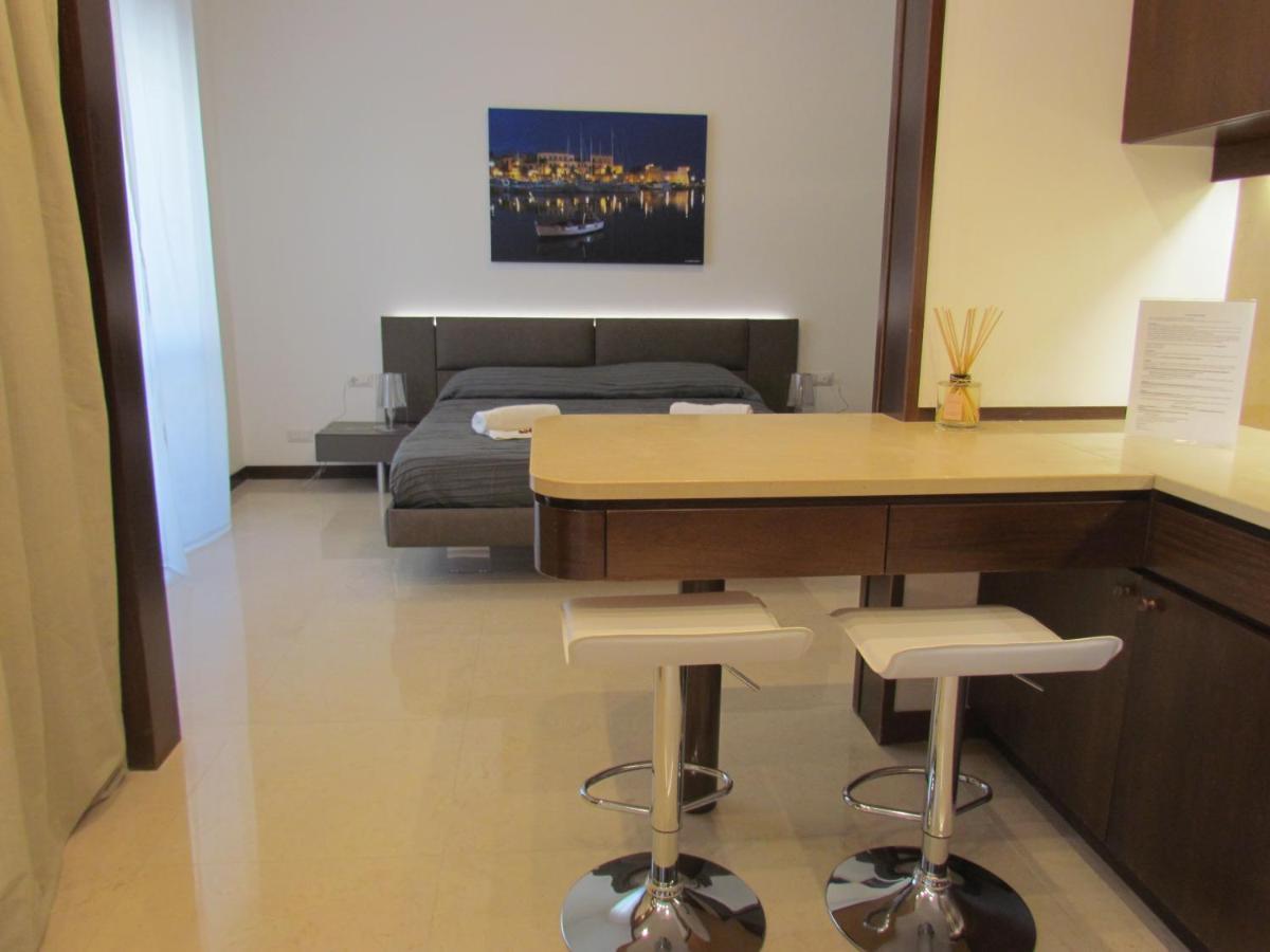 Room 56 - Le Dimore บารี ภายนอก รูปภาพ